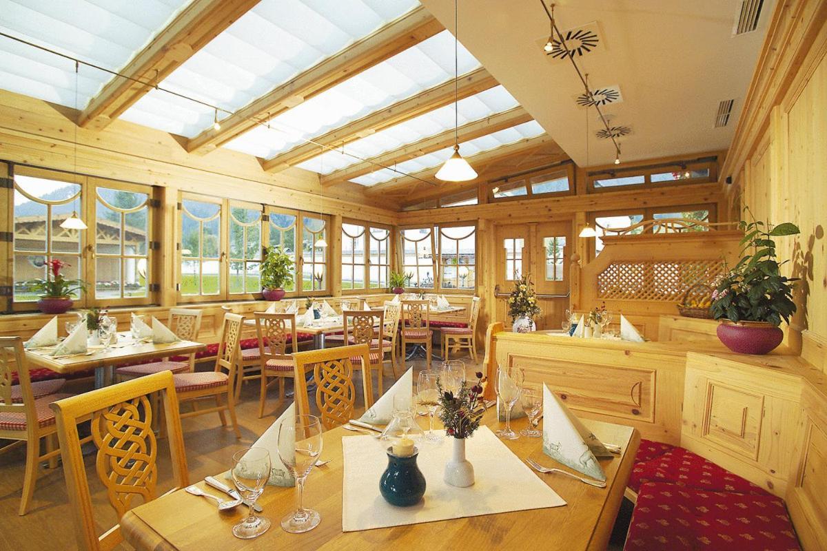 Hotel Hubertus Mit Erlebnislandgasthof Reitherwirt Kitzbühel Eksteriør billede