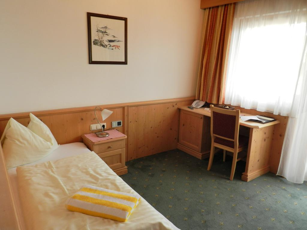 Hotel Hubertus Mit Erlebnislandgasthof Reitherwirt Kitzbühel Værelse billede